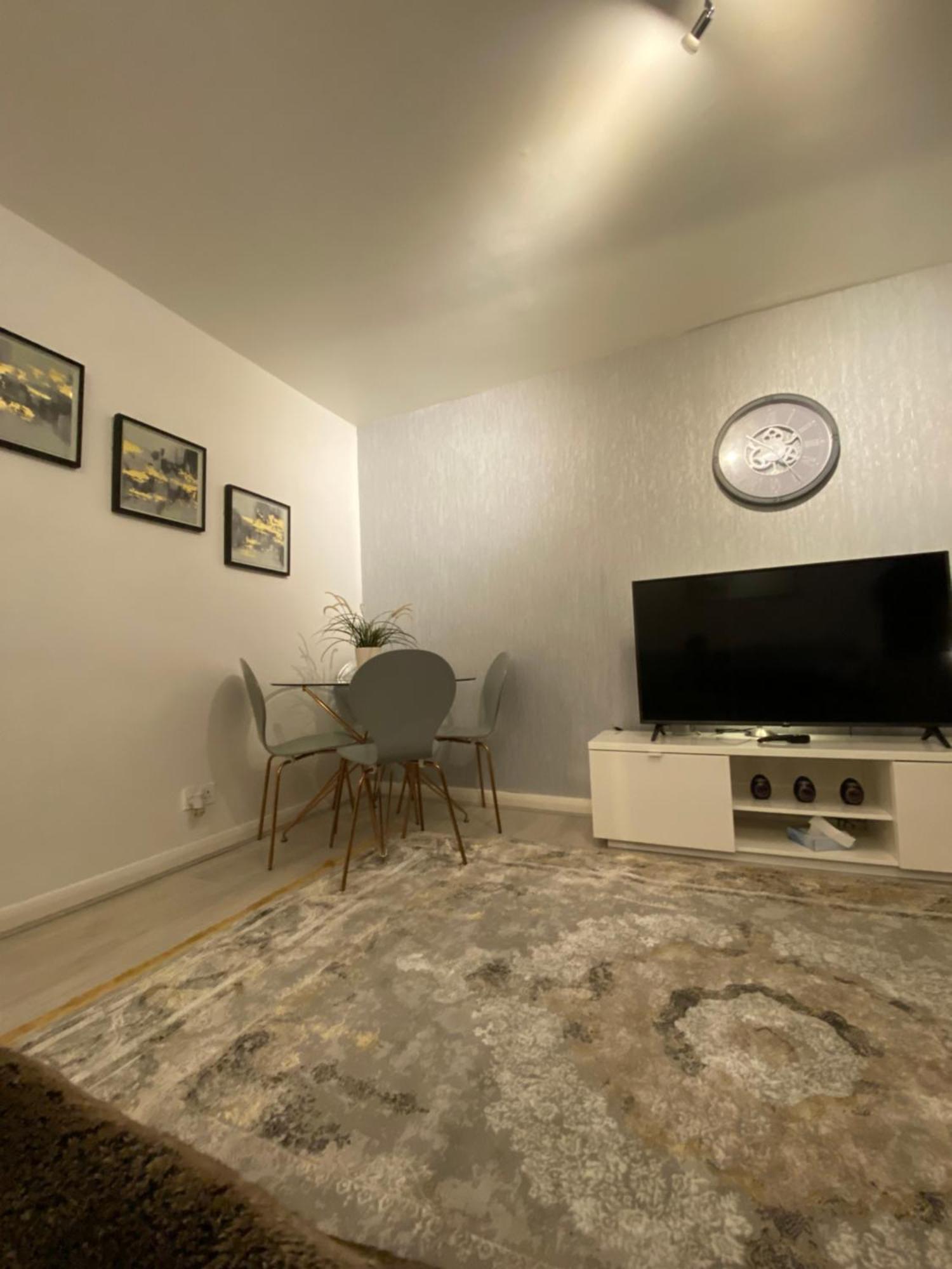 One Bedroom Flat In Chiswick W4 Londres Exterior foto
